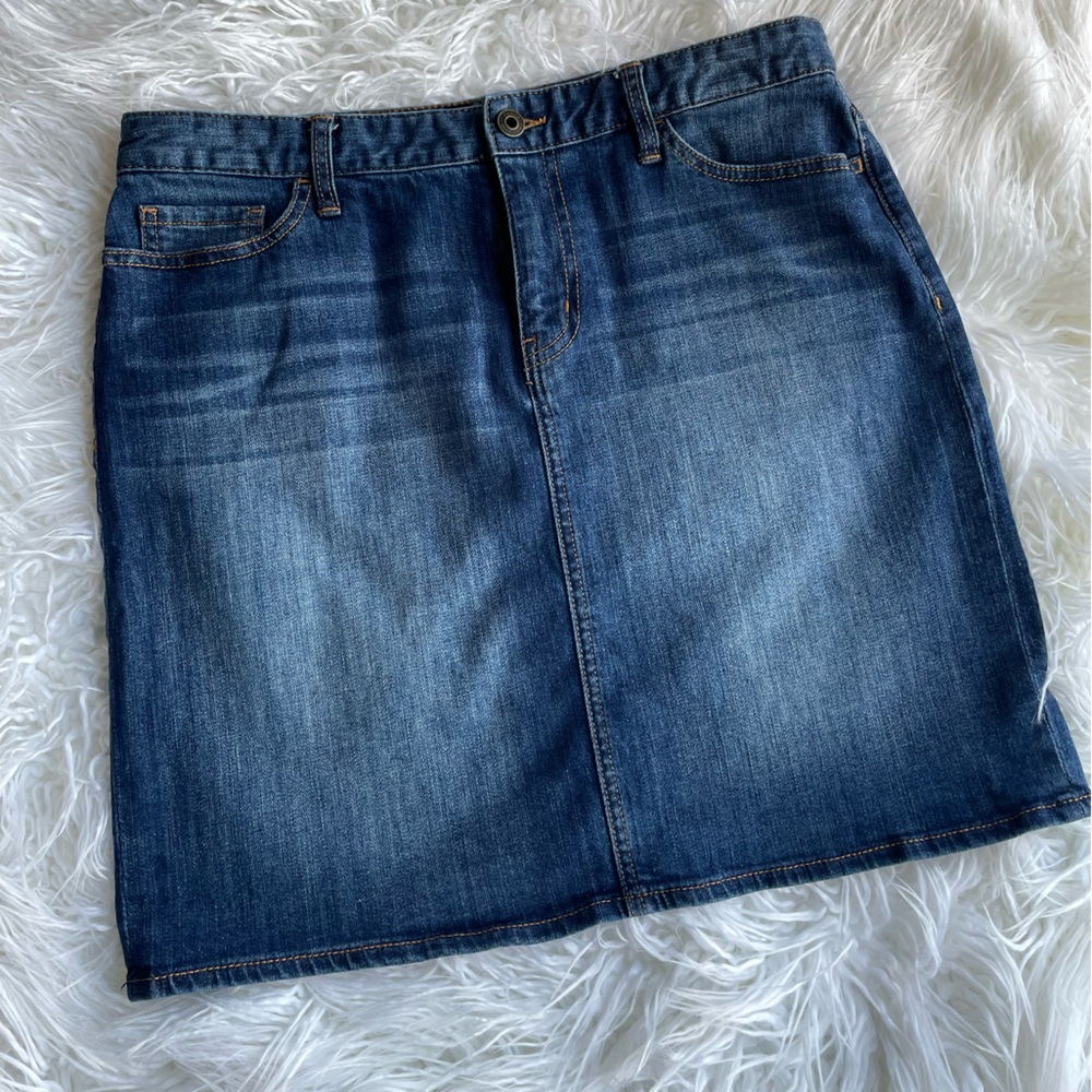 Tommy Hilfiger blue denim skirt size 8